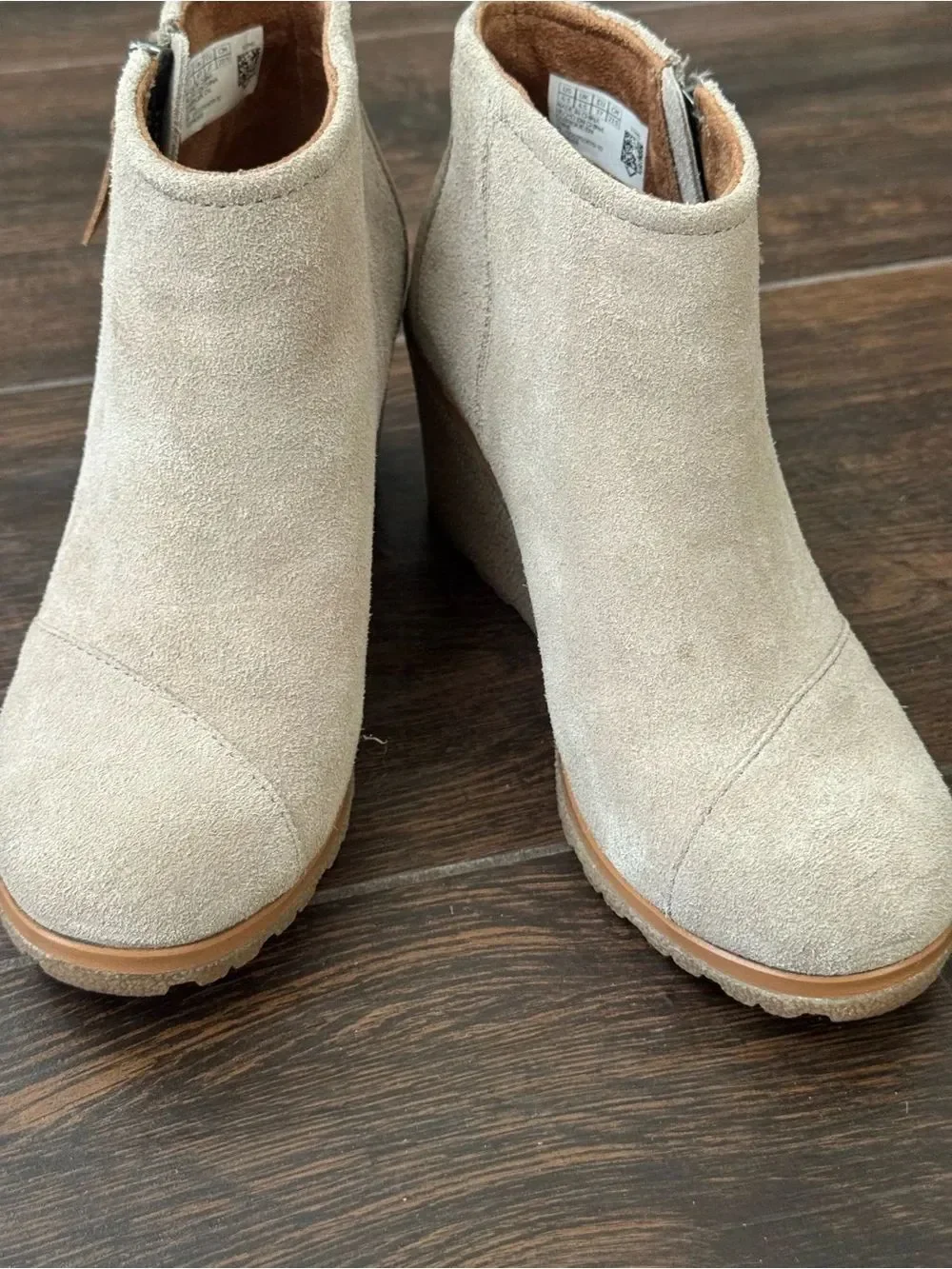 TOMS Avery Wedge Booties in Desert Taupe Suede sz 6.5 EUC NO WEAR